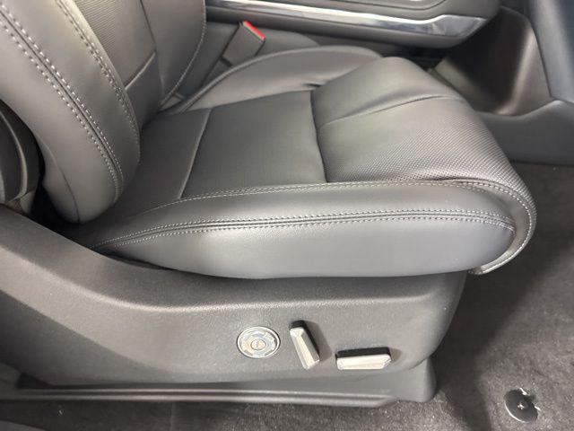 Photo of 2025 Infinite Black Metallic Clearcoat Lincoln Navigator