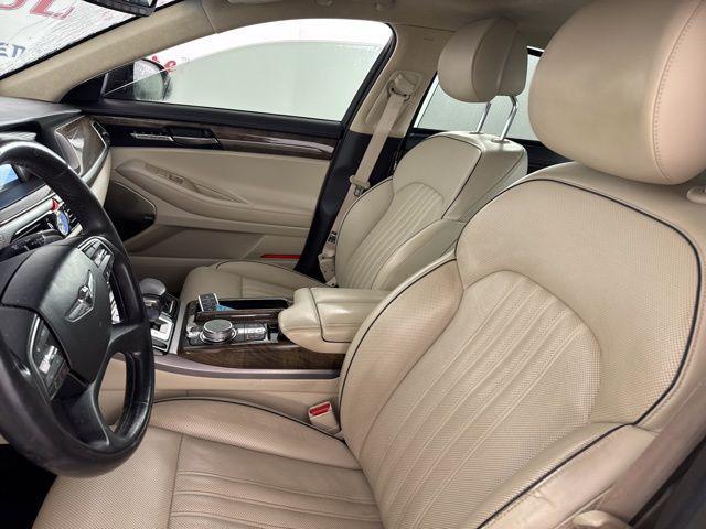 Photo of 2017 Caspian Black Genesis G90