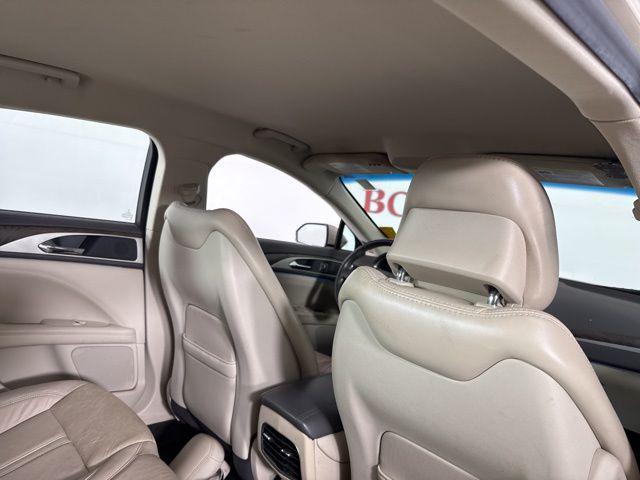 Photo of 2017 White Gold Lincoln MKZ