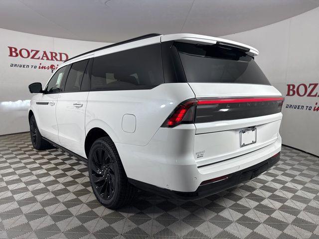 Photo of 2025 Pristine White Metallic Tri-Coat Lincoln Navigator