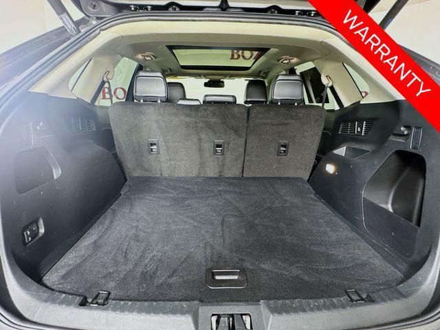 Photo of 2022 Carbonized Gray Metallic Ford Edge