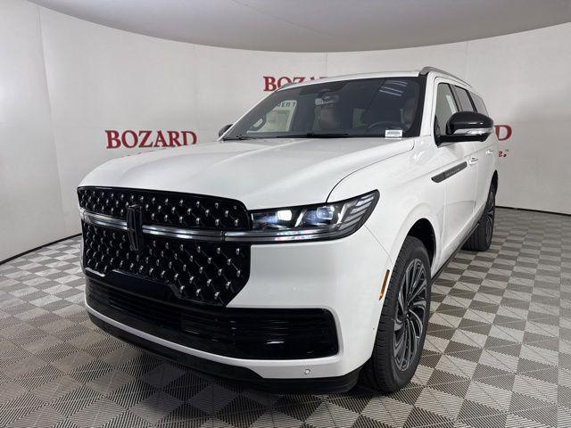 Photo of 2025 Pristine White Metallic Tri-Coat Lincoln Navigator