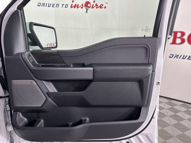 Photo of 2025 Oxford White Ford F-150 Lightning