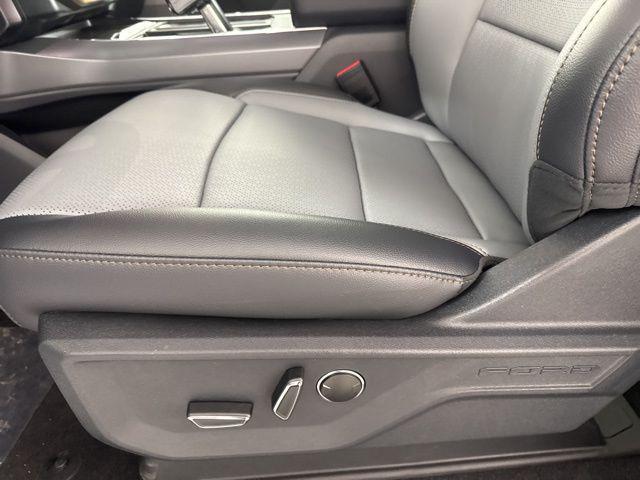 Photo of 2025 Oxford White Ford F-150 Lightning