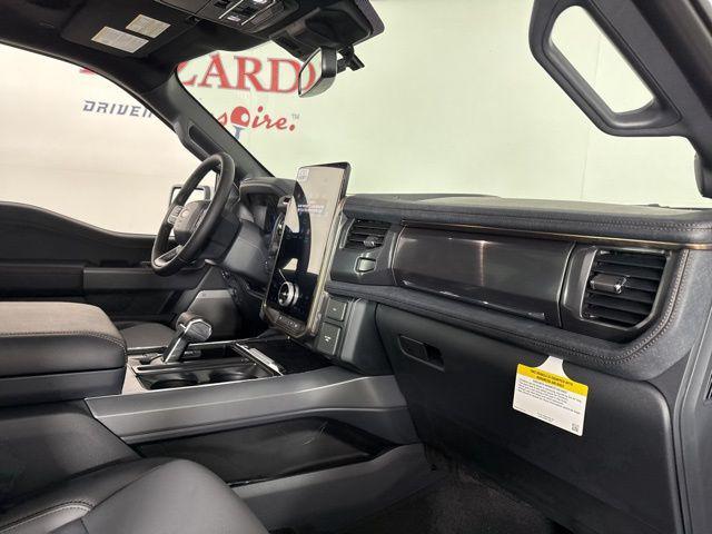 Photo of 2025 Oxford White Ford F-150 Lightning