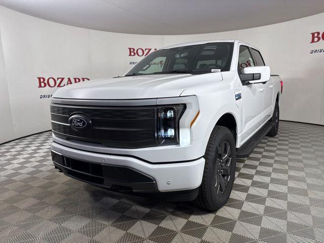 Photo of 2025 Oxford White Ford F-150 Lightning