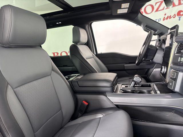 Photo of 2025 Oxford White Ford F-150 Lightning