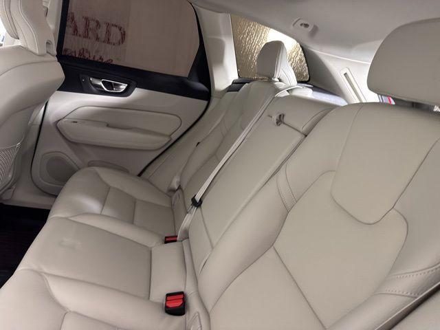 Photo of 2025 Onyx Black Metallic Volvo XC60