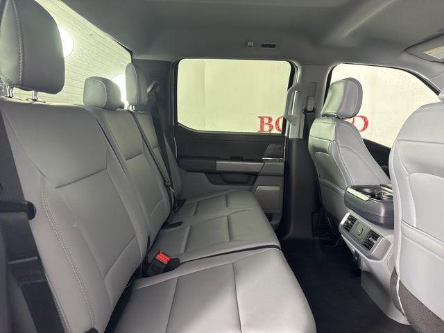 Photo of 2025 Oxford White Ford F-150 Lightning