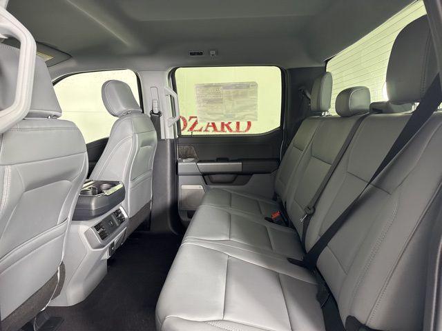 Photo of 2025 Oxford White Ford F-150 Lightning