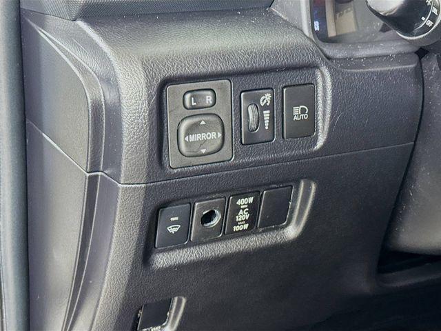 Photo of 2021 Super White Toyota 4Runner