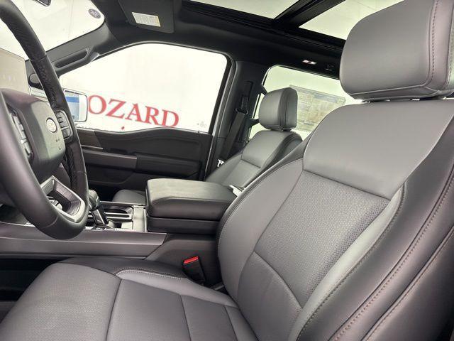 Photo of 2025 Oxford White Ford F-150 Lightning