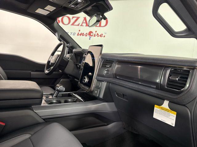 Photo of 2025 Oxford White Ford F-150 Lightning
