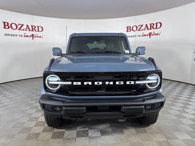 Photo of 2025 Azure Gray Metallic Tri-Coat Ford Bronco