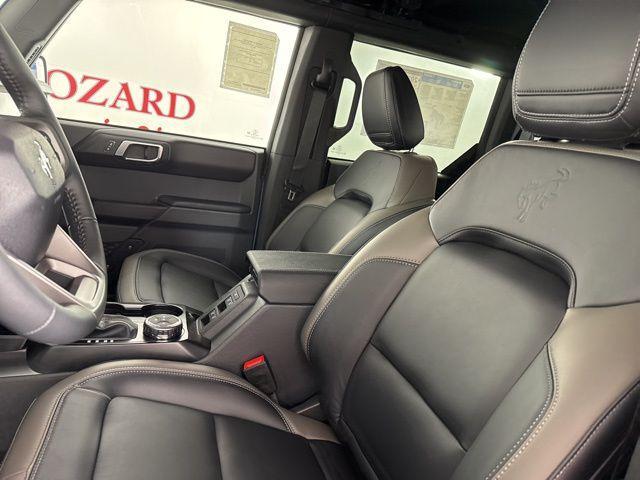 Photo of 2025 Azure Gray Metallic Tri-Coat Ford Bronco