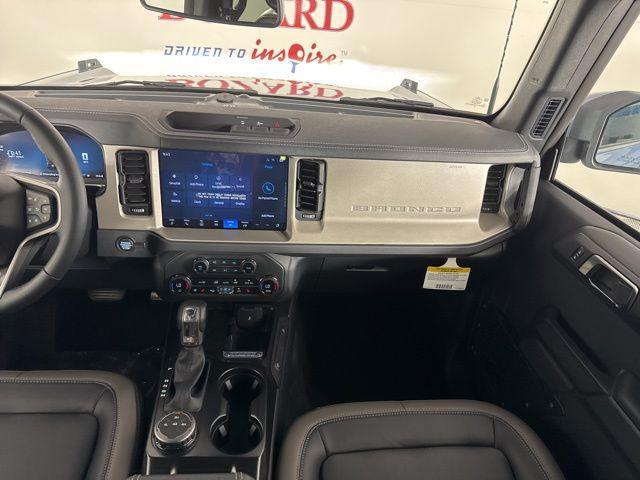 Photo of 2025 Azure Gray Metallic Tri-Coat Ford Bronco