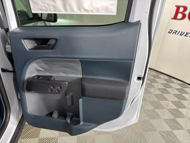 Photo of 2025 Space White Metallic Ford Maverick