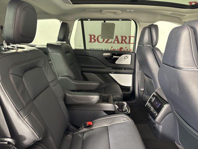 Photo of 2025 Pristine White Metallic Tri-Coat Lincoln Aviator