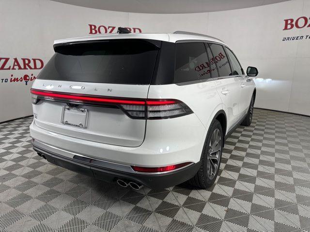 Photo of 2025 Pristine White Metallic Tri-Coat Lincoln Aviator