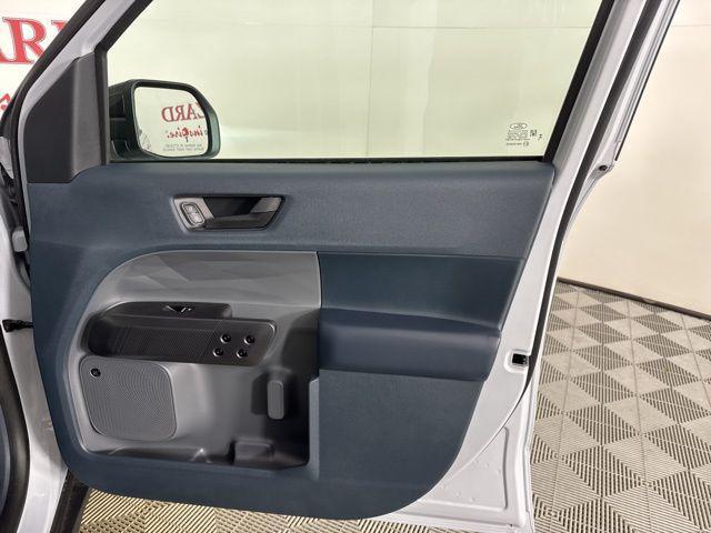 Photo of 2025 Space White Metallic Ford Maverick