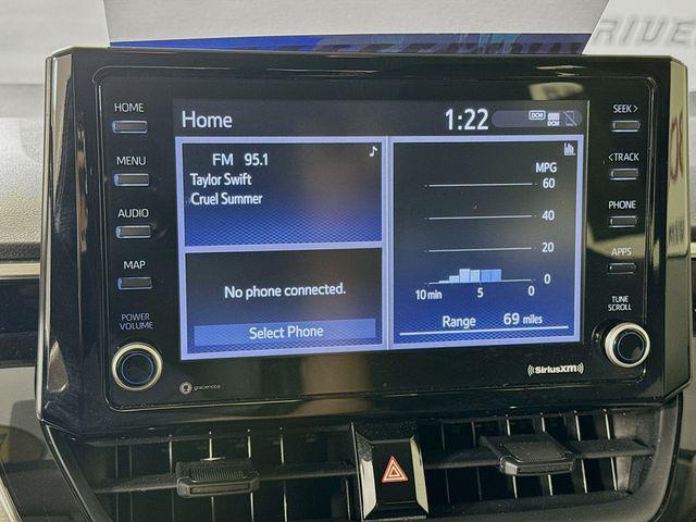 Photo of 2022 White Toyota Corolla