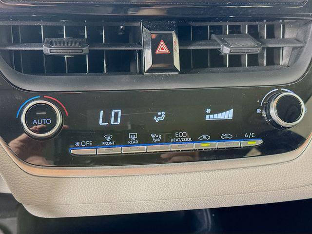 Photo of 2022 White Toyota Corolla