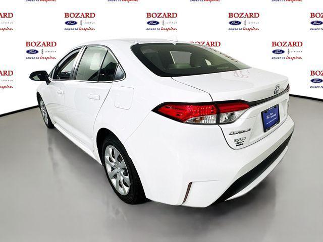Photo of 2022 White Toyota Corolla