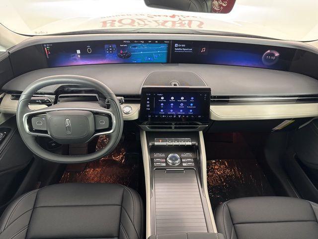 Photo of 2025 White Platinum Metallic Tri-Coat Lincoln Nautilus