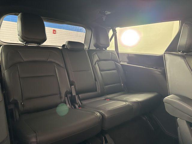 Photo of 2025 Flight Blue Metallic Clearcoat Lincoln Navigator