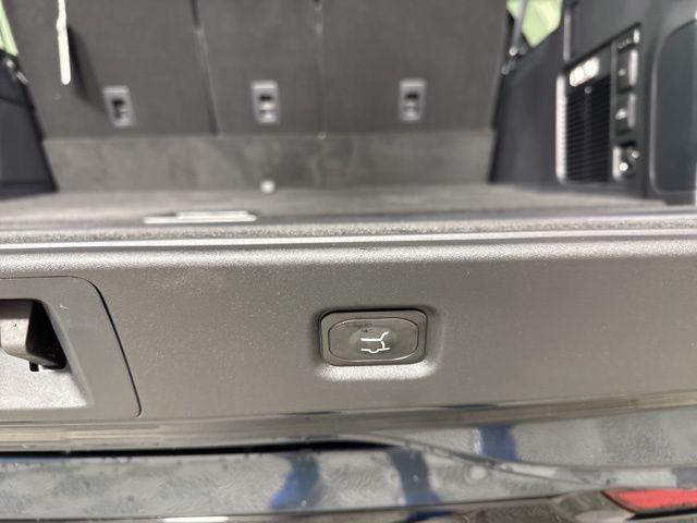 Photo of 2025 Flight Blue Metallic Clearcoat Lincoln Navigator