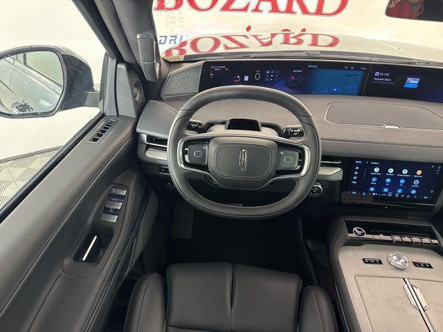 Photo of 2025 Flight Blue Metallic Clearcoat Lincoln Navigator