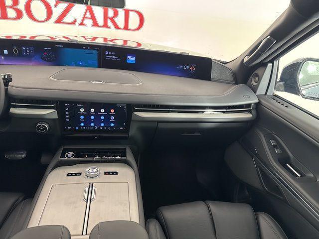 Photo of 2025 Flight Blue Metallic Clearcoat Lincoln Navigator