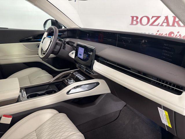 Photo of 2025 Chroma Caviar Dark Gray Metallic Clearcoat Lincoln Nautilus