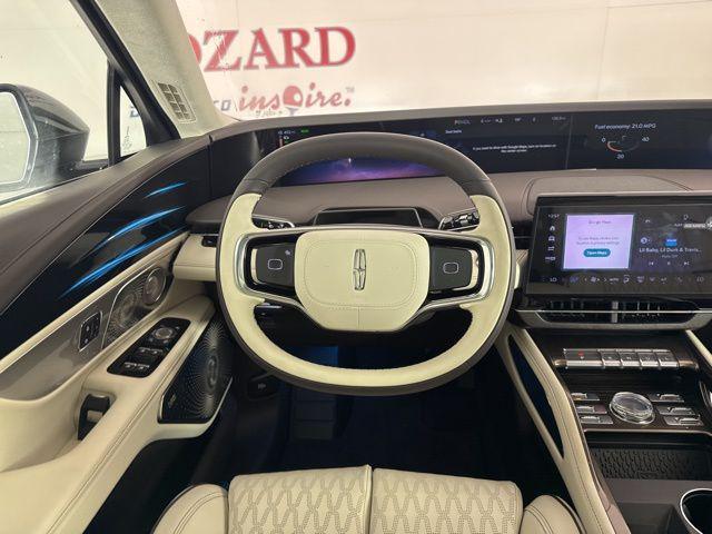 Photo of 2025 Chroma Caviar Dark Gray Metallic Clearcoat Lincoln Nautilus