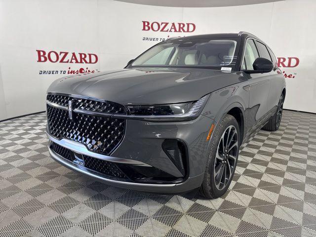 Photo of 2025 Chroma Caviar Dark Gray Metallic Clearcoat Lincoln Nautilus