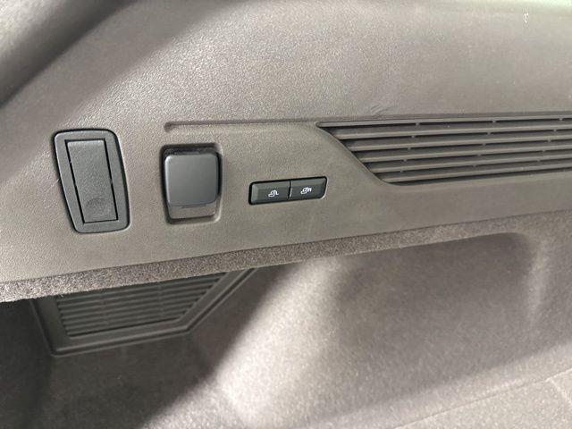 Photo of 2025 Infinite Black Metallic Clearcoat Lincoln Nautilus