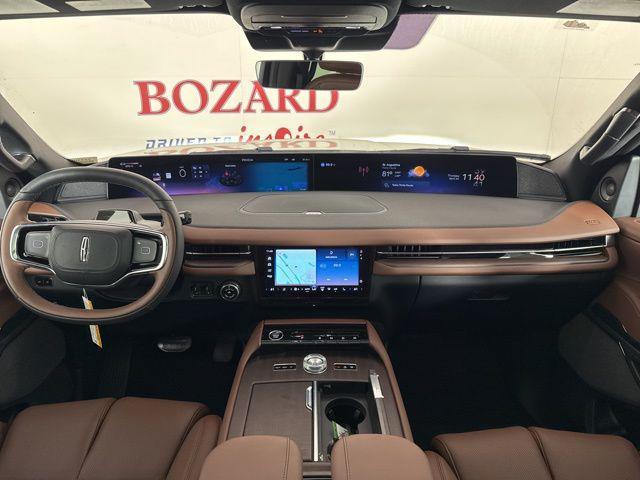 Photo of 2025 Pristine White Metallic Tri-Coat Lincoln Navigator