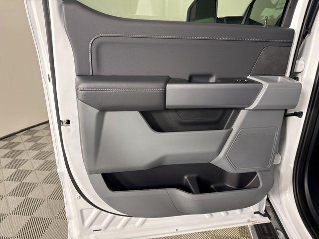 Photo of 2025 Oxford White Ford F-150