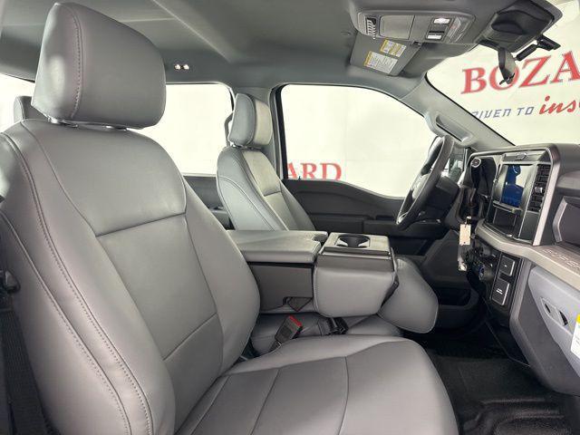 Photo of 2026 Oxford White Ford F-250