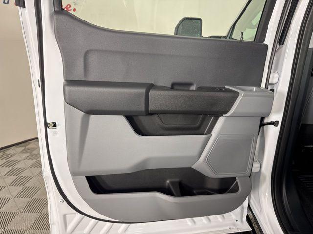 Photo of 2026 Oxford White Ford F-250