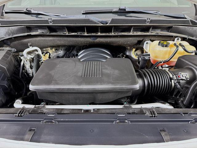 Photo of 2021 White Frost Tricoat GMC Yukon