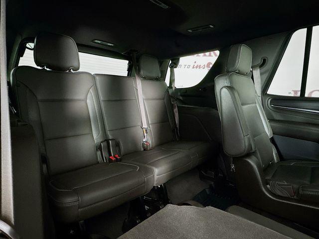 Photo of 2021 White Frost Tricoat GMC Yukon