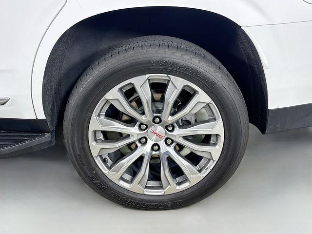 Photo of 2021 White Frost Tricoat GMC Yukon