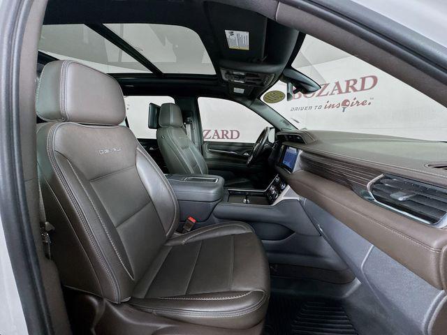 Photo of 2021 White Frost Tricoat GMC Yukon