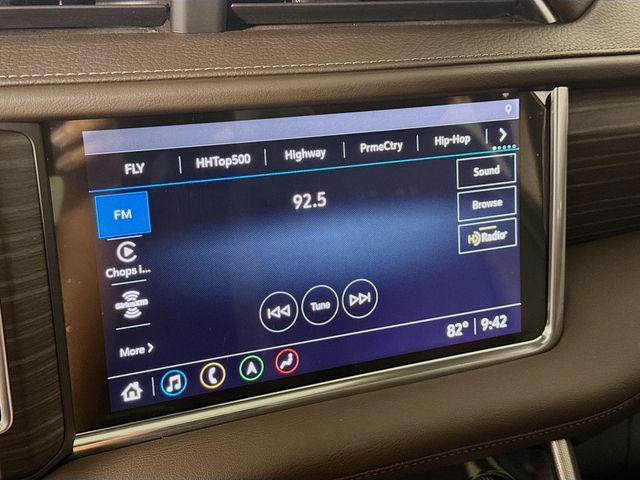 Photo of 2021 White Frost Tricoat GMC Yukon