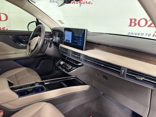 Photo of 2024 Red Carpet Metallic Tinted Clearcoat Lincoln Corsair