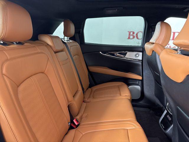 Photo of 2022 Pristine White Metallic Tri-Coat Lincoln Nautilus