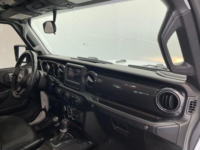 Photo of 2022 Bright White Clearcoat Jeep Wrangler Unlimited