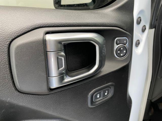 Photo of 2022 Bright White Clearcoat Jeep Wrangler Unlimited