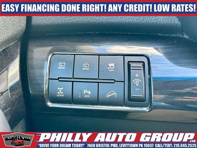 Photo of 2011 Bright Silver Kia Sorento